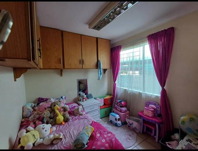 3 BEDROOM TOWNHOUSE FOR SALE IN VANDERBIJLPARK SE 3